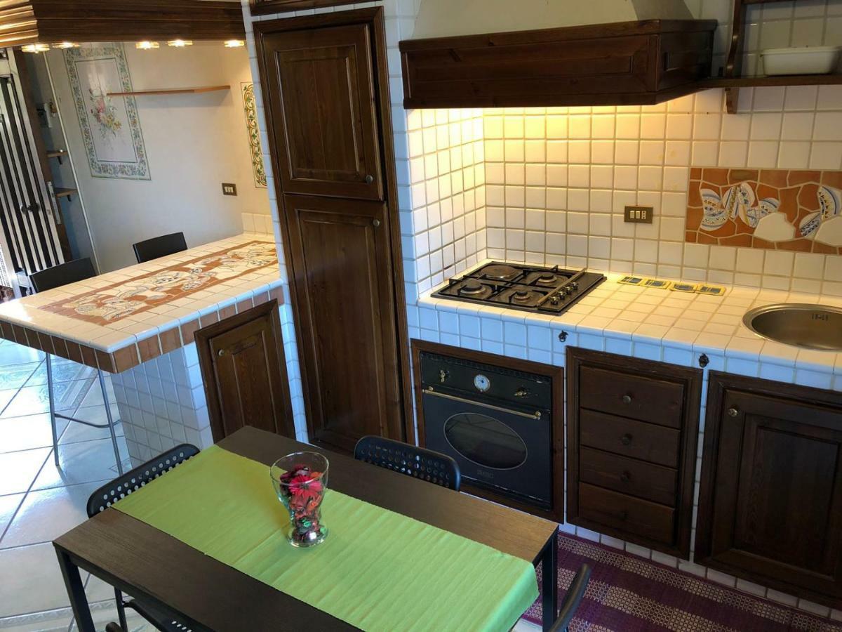 Adele'S Apartment - Mulinia Residence أتشيريالي المظهر الخارجي الصورة