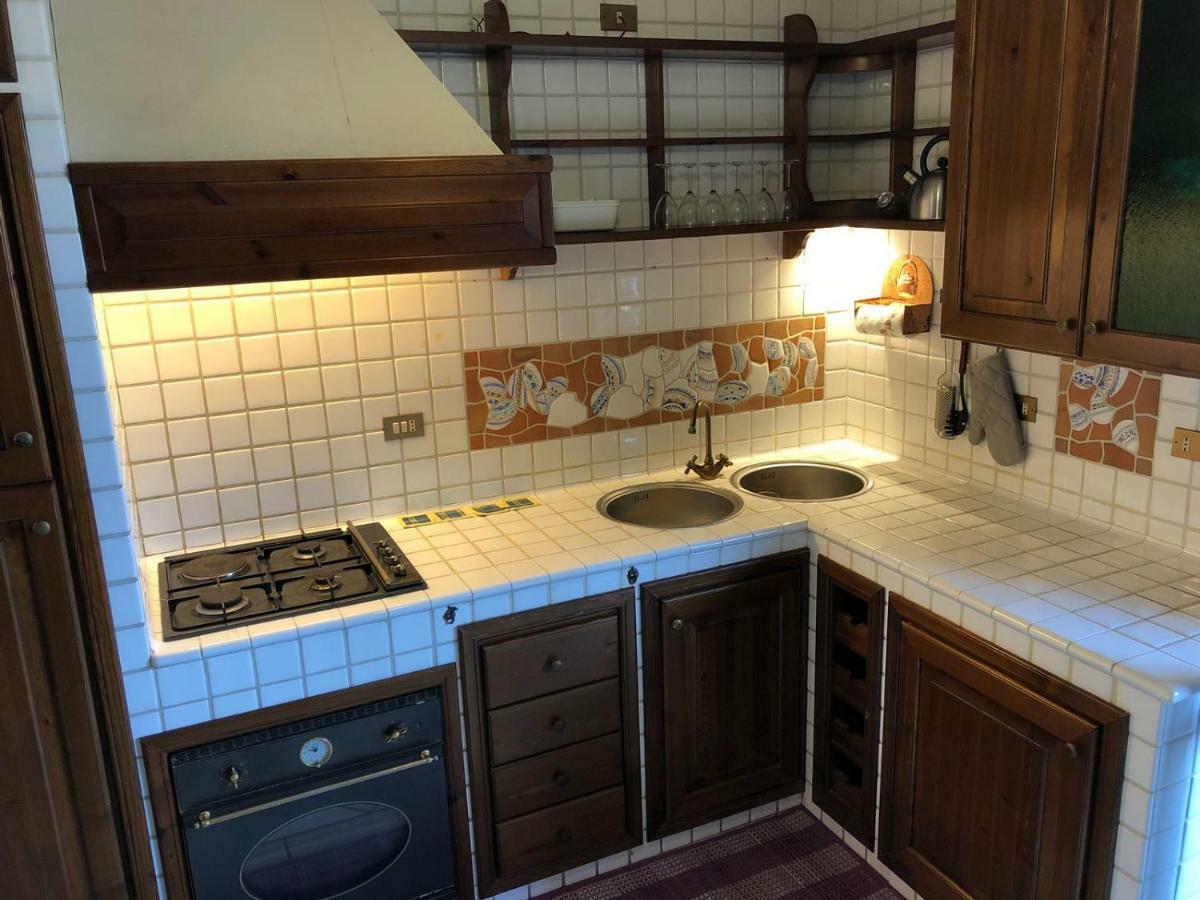 Adele'S Apartment - Mulinia Residence أتشيريالي المظهر الخارجي الصورة