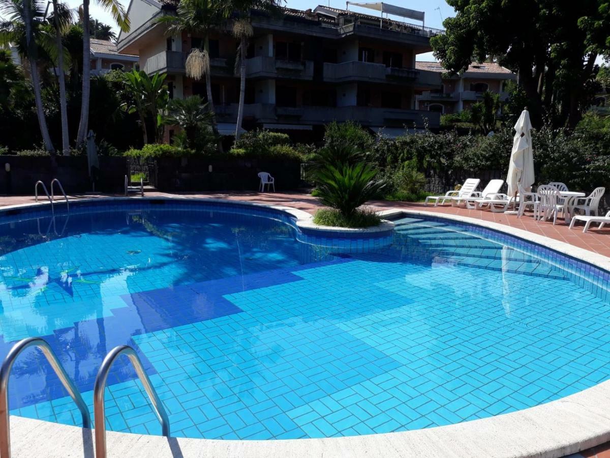 Adele'S Apartment - Mulinia Residence أتشيريالي المظهر الخارجي الصورة